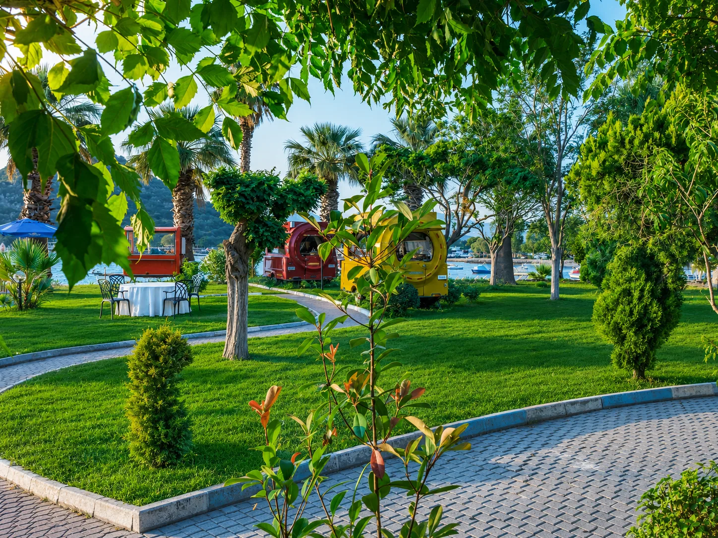 Muup Resort mavi deniz iskele alanı